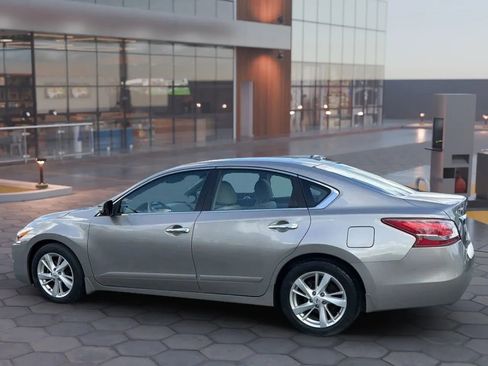Used 2013 Nissan Altima 2.5 SV w/ 2.5SV Convenience Pkg FWD image 4