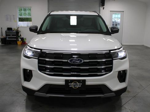 New 2026 Ford Explorer Active RWD image 2