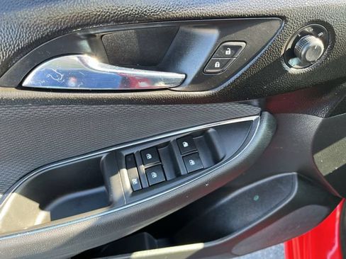 Used 2018 Chevrolet Cruze LT w/ Convenience Package FWD image 16