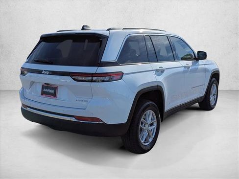 New 2025 Jeep Grand Cherokee Laredo X w/ Luxury Tech Group I image 5