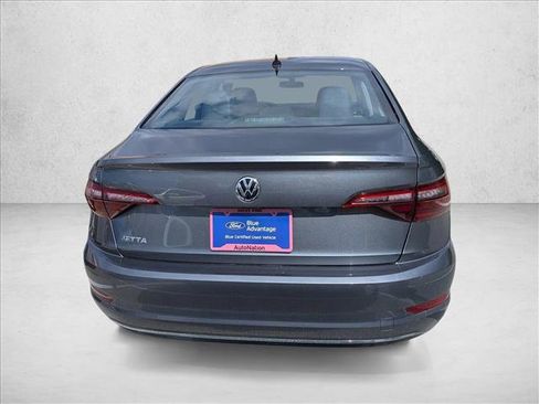 Used 2020 Volkswagen Jetta SE w/ SE Cold Weather Package FWD image 6