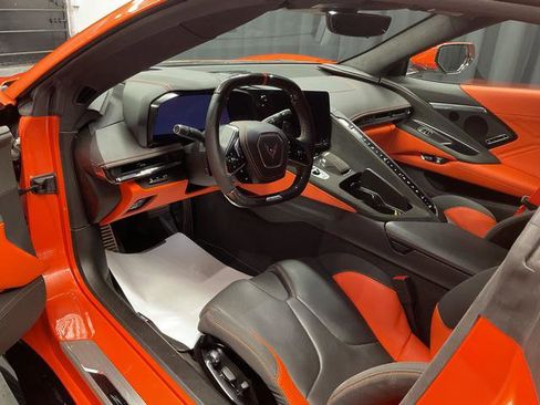 Used 2025 Chevrolet Corvette Z06 RWD image 9