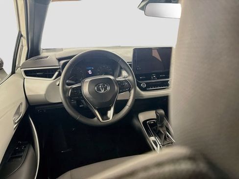 Certified 2025 Toyota Corolla SE FWD image 22