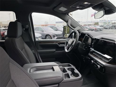 Used 2024 GMC Sierra 2500 SLE image 18