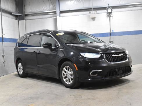 Used 2022 Chrysler Pacifica Touring-L FWD image 30