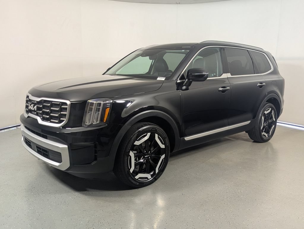 Used 2024 Kia Telluride S w/ S Sunroof Package FWD image 3
