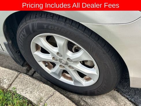 Used 2011 Toyota Camry LE w/ LE Extra-Value Pkg FWD image 2