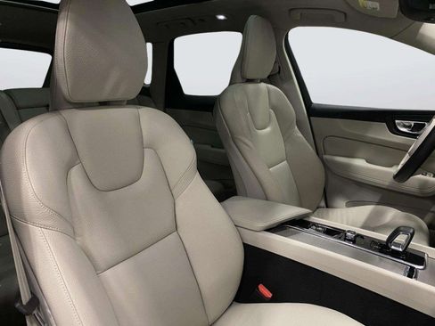 Used 2023 Volvo XC60 B5 Plus FWD image 35
