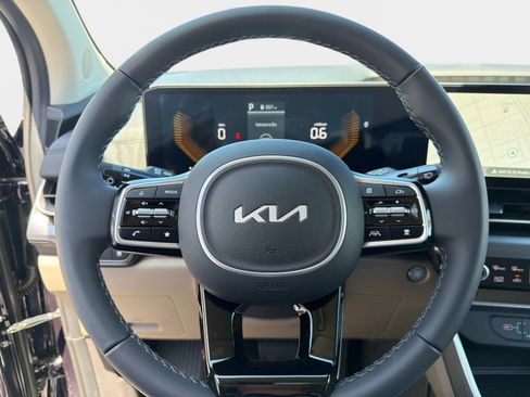 New 2026 Kia Carnival FWD image 25