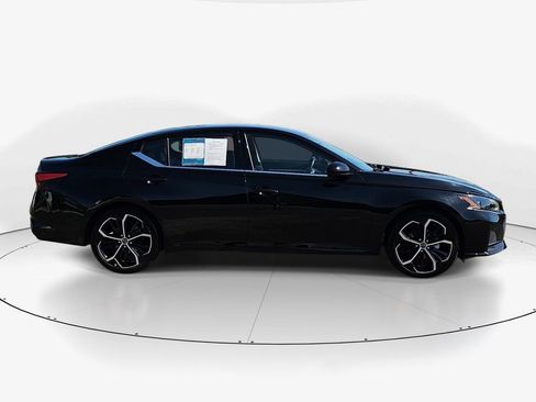 Used 2024 Nissan Altima 2.5 SR FWD image 5
