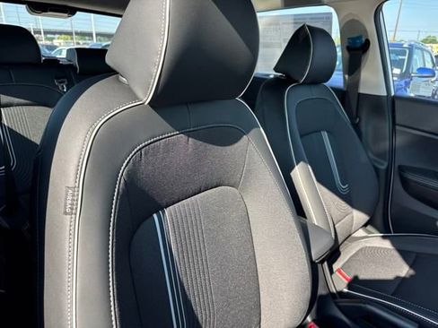 New 2025 Hyundai Venue Limited image 24