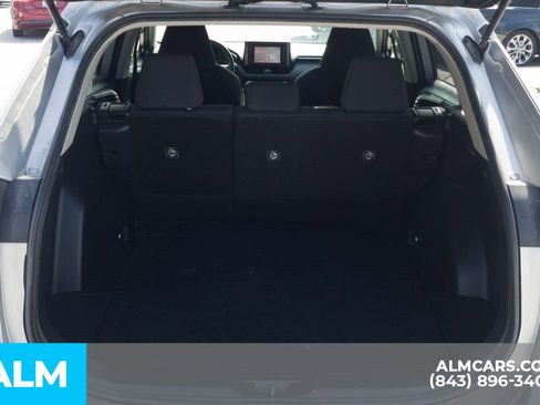 Used 2019 Toyota RAV4 LE FWD image 8