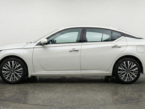 Used 2025 Nissan Altima 2.5 SV image 5