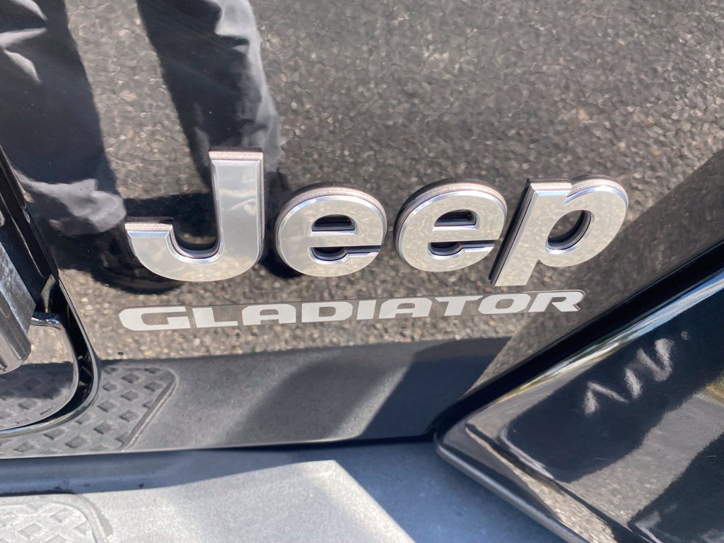 Used 2021 Jeep Gladiator Overland w/ Popular Equipment Package AWD/4WD image 18