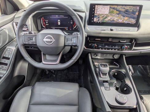Certified 2025 Nissan Rogue SL AWD/4WD image 28