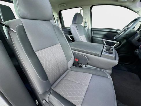 Certified 2024 Nissan Titan SV image 25