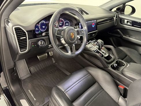 Certified 2020 Porsche Cayenne S AWD/4WD image 4