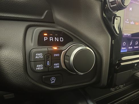 Used 2025 RAM 1500 Big Horn AWD/4WD image 24