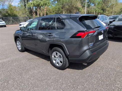 Used 2022 Toyota RAV4 LE image 6
