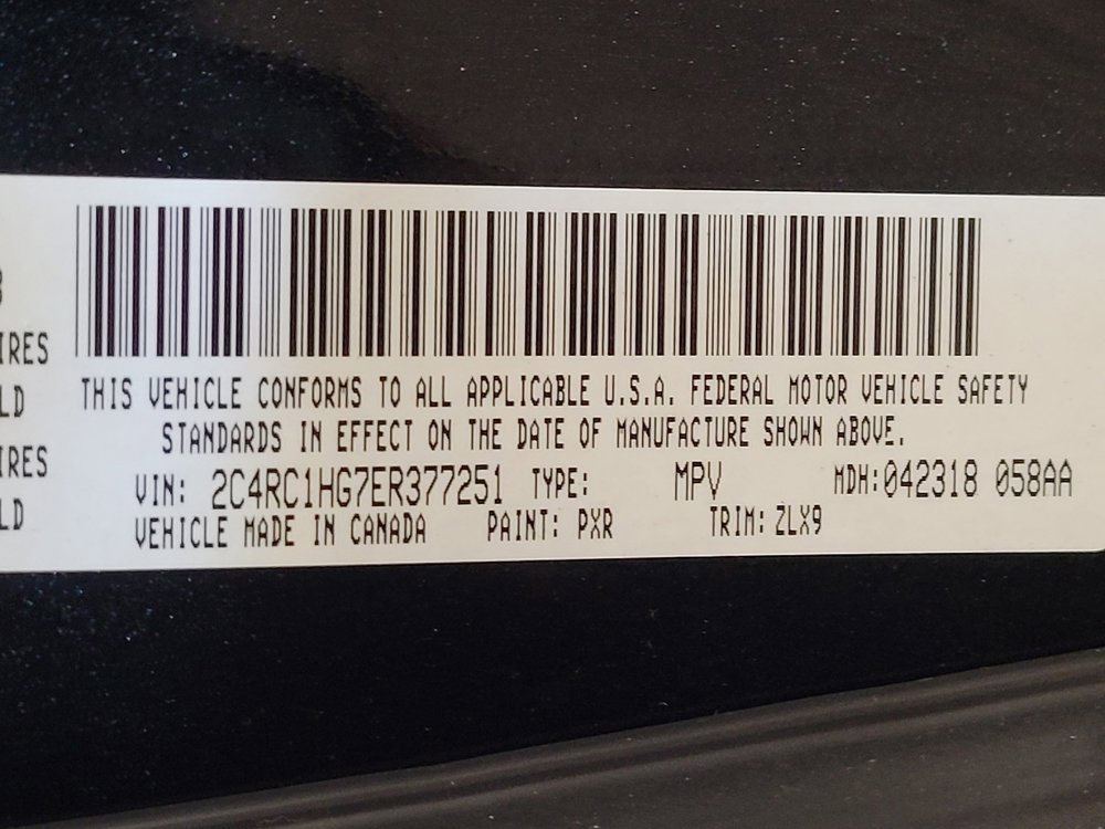 Used 2014 Chrysler Town & Country S FWD image 33
