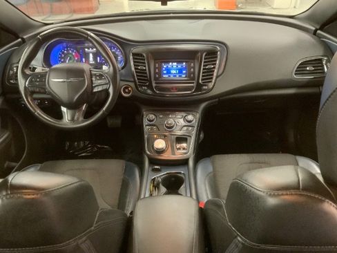 Used 2016 Chrysler 200 S image 8