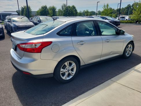 Used 2014 Ford Focus SE FWD image 5