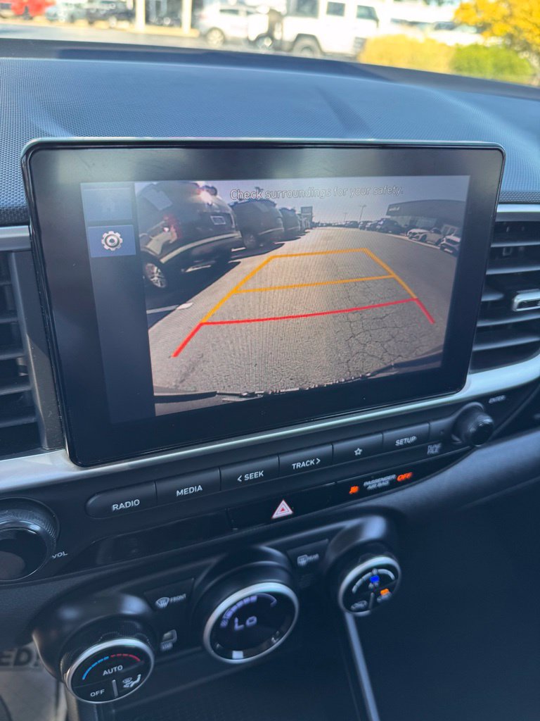 Used 2024 Hyundai Venue SEL FWD image 19
