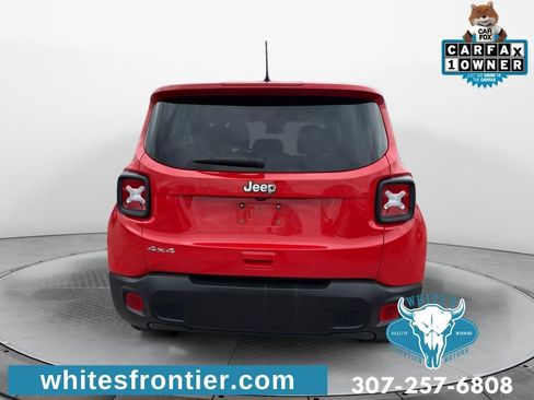 Used 2023 Jeep Renegade Latitude AWD/4WD image 6