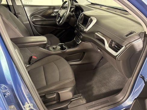 Used 2024 GMC Terrain SLE image 13