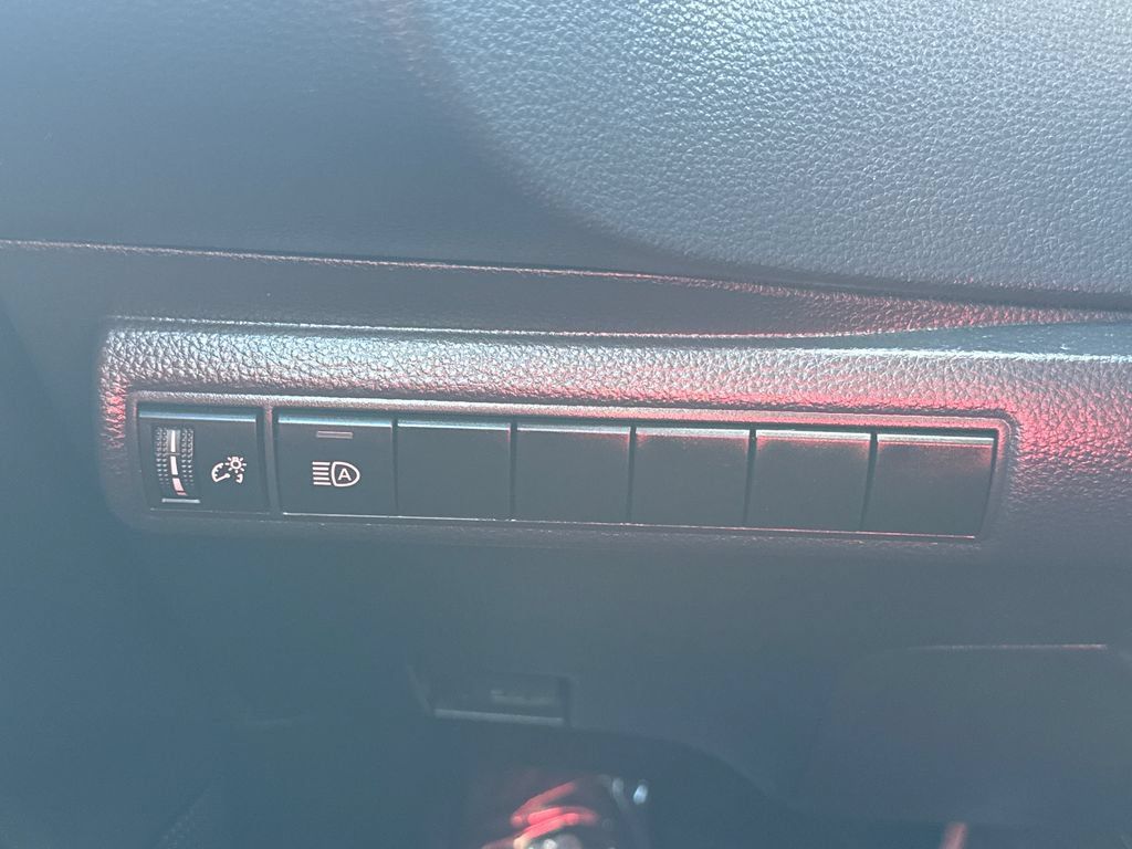 Used 2024 Toyota Corolla LE FWD image 33