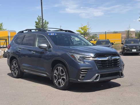 Certified 2023 Subaru Ascent Touring AWD/4WD image 3