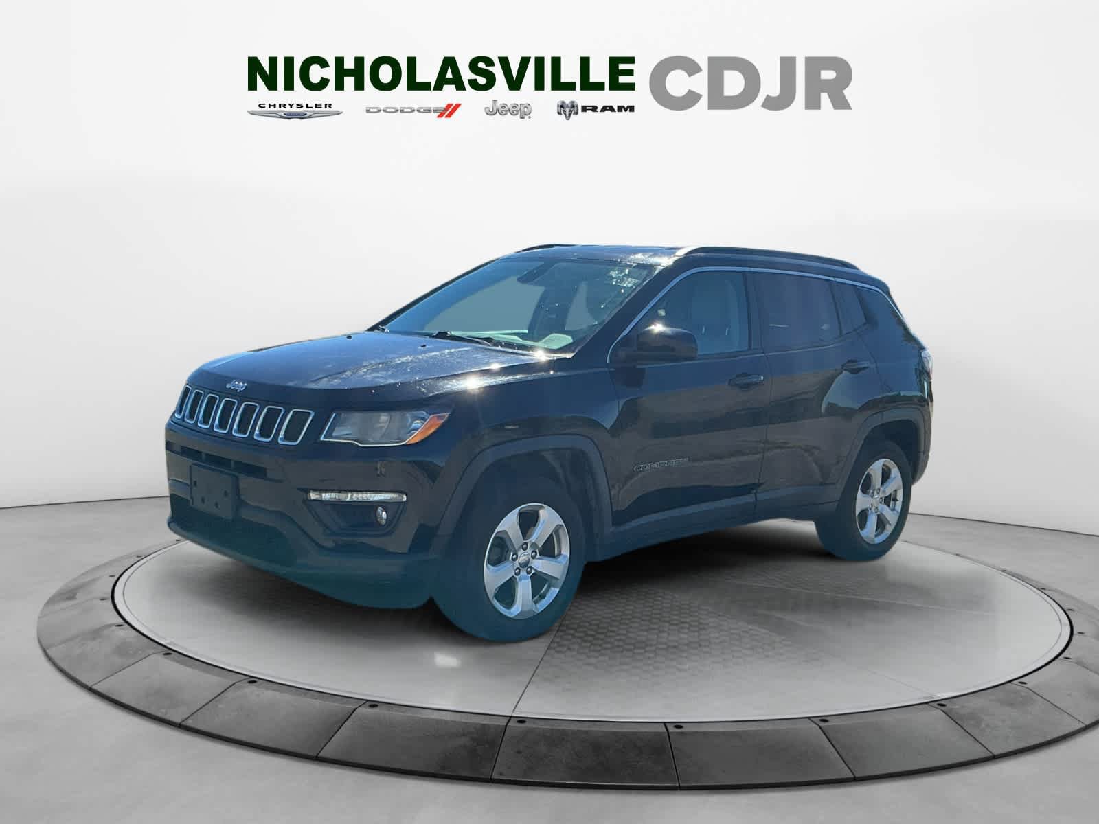 Used 2019 Jeep Compass Latitude w/ Popular Equipment Group AWD/4WD image 1