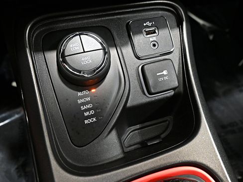 Used 2019 Jeep Compass Trailhawk AWD/4WD image 19