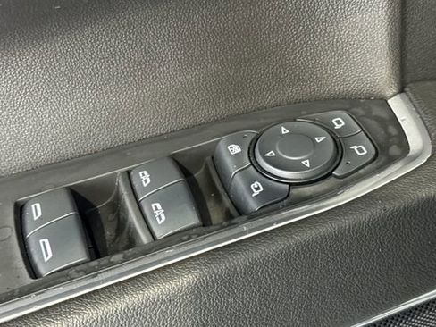 Used 2024 GMC Sierra 1500 SLT image 12