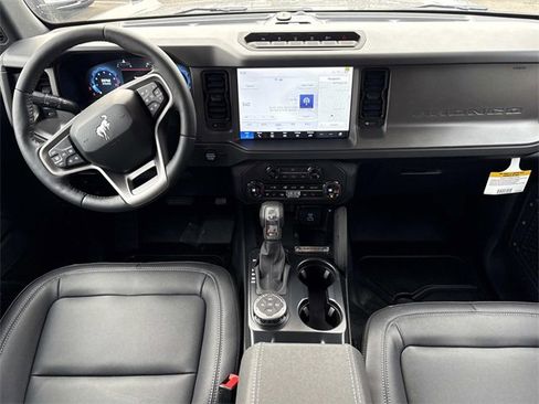 New 2025 Ford Bronco Badlands image 16