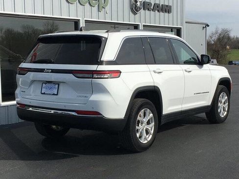 Used 2023 Jeep Grand Cherokee Limited image 3