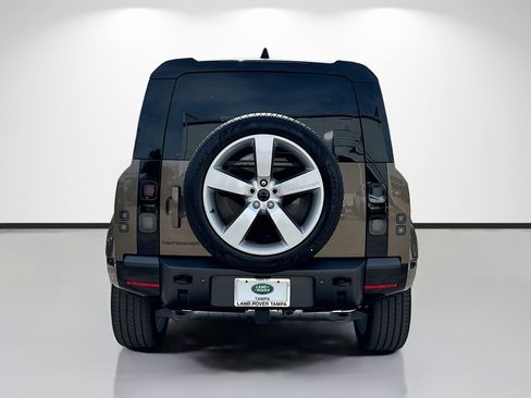 New 2026 Land Rover Defender 110 X-Dynamic SE AWD/4WD image 4