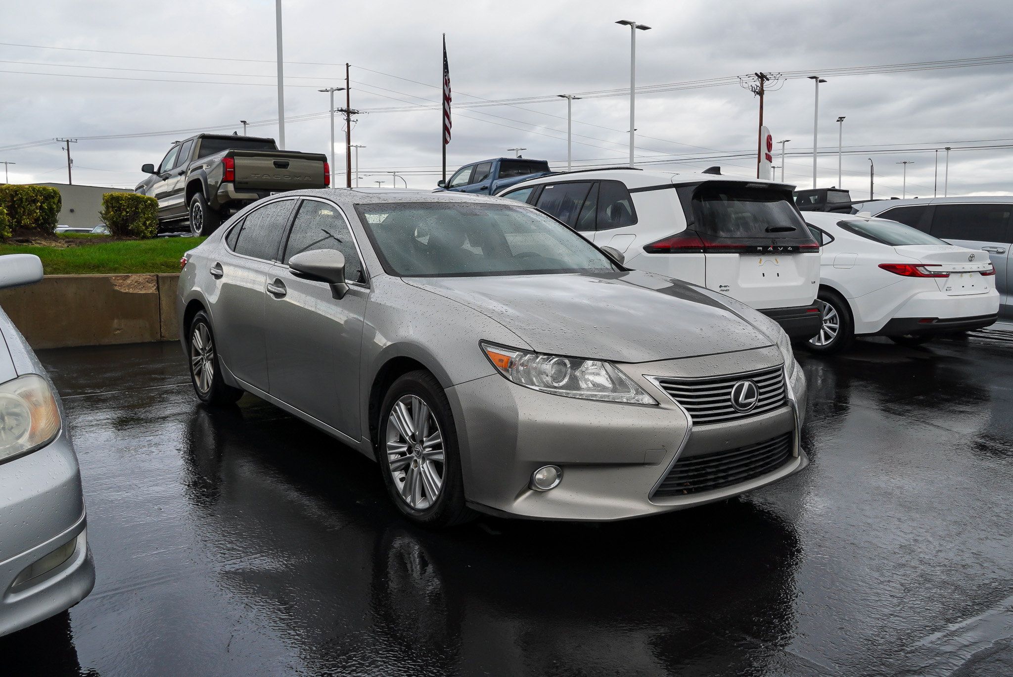 Used 2015 Lexus ES 350 FWD image 2