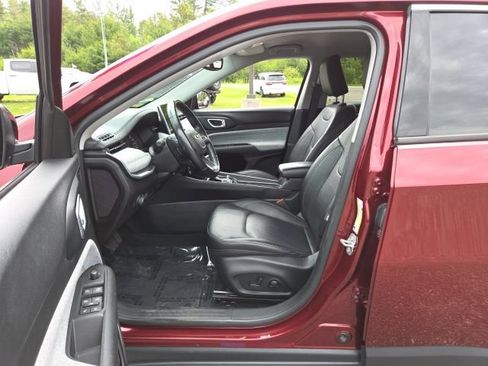Used 2022 Jeep Compass Latitude AWD/4WD image 18