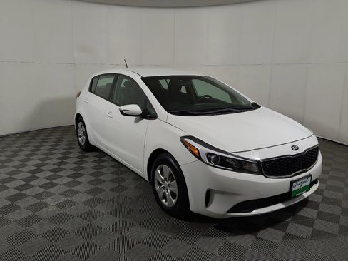 Used 2017 Kia Forte LX FWD image 13