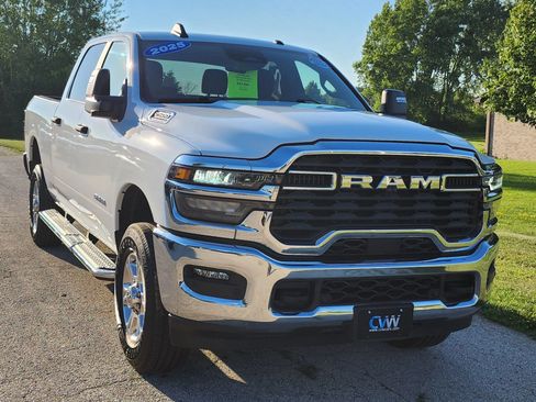 Used 2025 RAM 2500 Big Horn AWD/4WD image 5