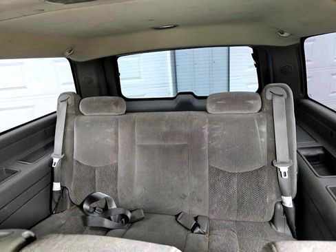 Used 2003 Chevrolet Suburban LS w/ LS Preferred Equipment Group image 8
