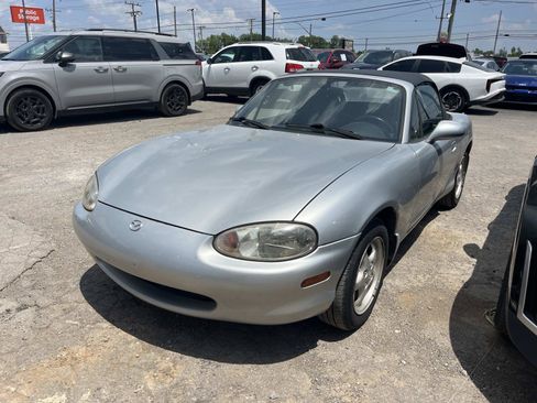 Used 1999 MAZDA MX-5 Miata RWD image 3