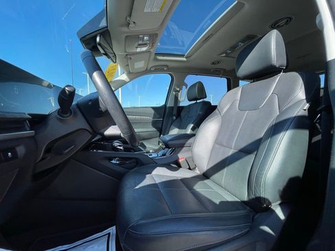 Certified 2023 Kia Telluride EX w/ EX Captain's Chair Package AWD/4WD image 21