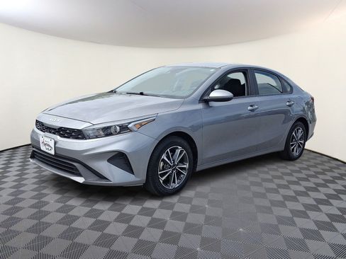 Certified 2024 Kia Forte LXS FWD image 3