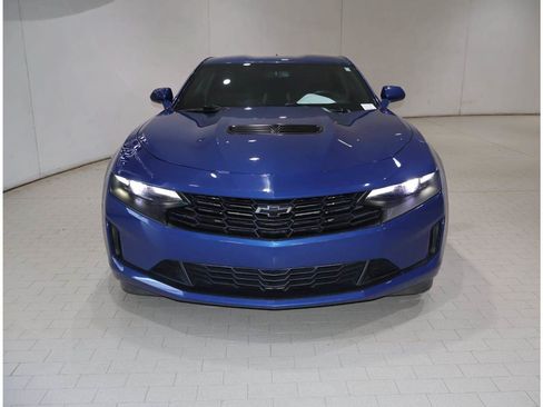 Used 2021 Chevrolet Camaro LT w/ Technology Package RWD image 8
