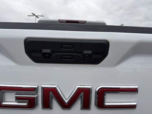 Used 2026 GMC Sierra 1500 SLT RWD image 15