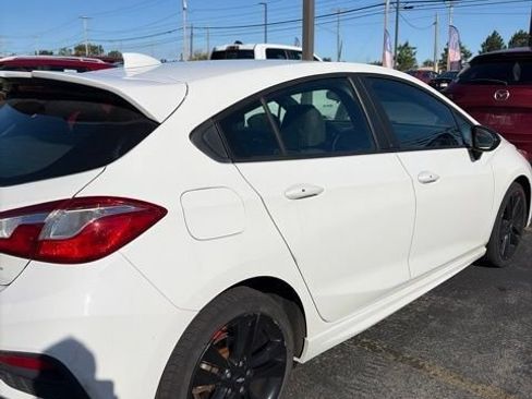 Used 2018 Chevrolet Cruze LT w/ Convenience Package FWD image 7