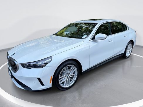 Used 2024 BMW 530i xDrive w/ Premium Package AWD/4WD image 1