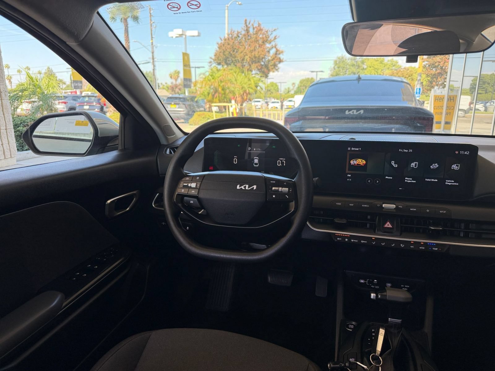 Used 2025 Kia K4 FWD image 32
